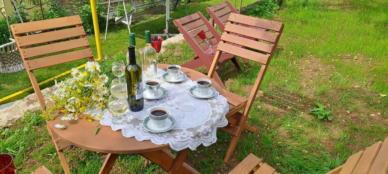 Guest House Lailashi Surmushi エクステリア 写真